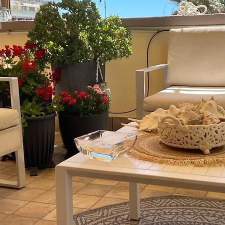Con Terrazza Vista Mare In Stabile D'epoca Appartamento Lido di Ostia